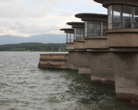 Остава бедственото положение край язовир “Рогозен“