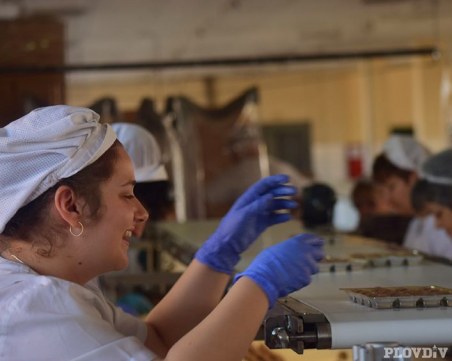 Рецептата за най-вкусните бонбони пази семейство от Пловдив СНИМКИ