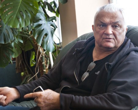 Сашо Диков с рубрика в Шоуто на Слави