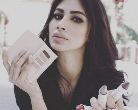 Суперзвезда от Боливуд се влюби в Пловдив СНИМКИ