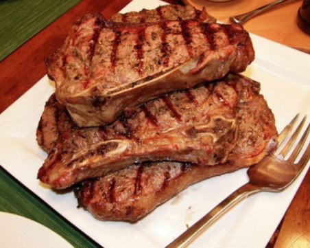 Удар по джоба на българите! Цената на свинското скача