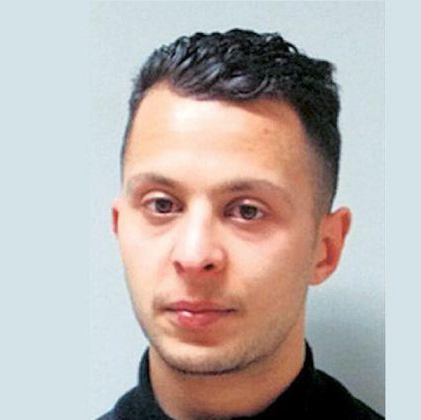Проговори оцелял терорист от атентатите в Париж