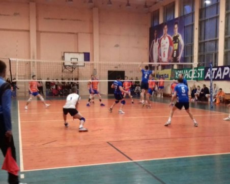 15-годишен с дебют при победа на Виктория Волей, отборът отива на плейофи