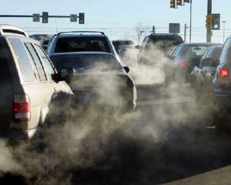 Българин създаде добавка, която прави колите по-икономични и екологични ВИДЕО