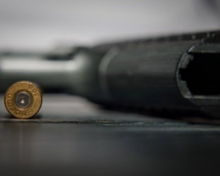 Кметски син подлуди цяло село с ожесточена стрелба от няколко оръжия