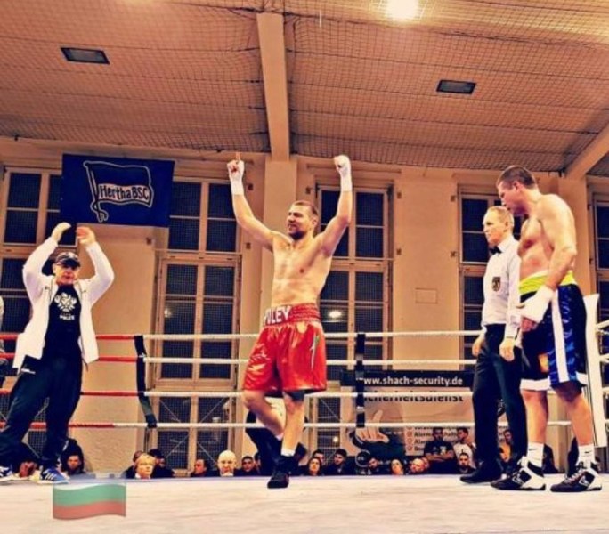 Тервел Пулев с девета победа на професионалния ринг