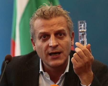 Ексминистърът Петър Москов отива на съд заради ваксините