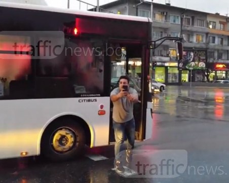 Пловдивски автобус с безумна маневра, 