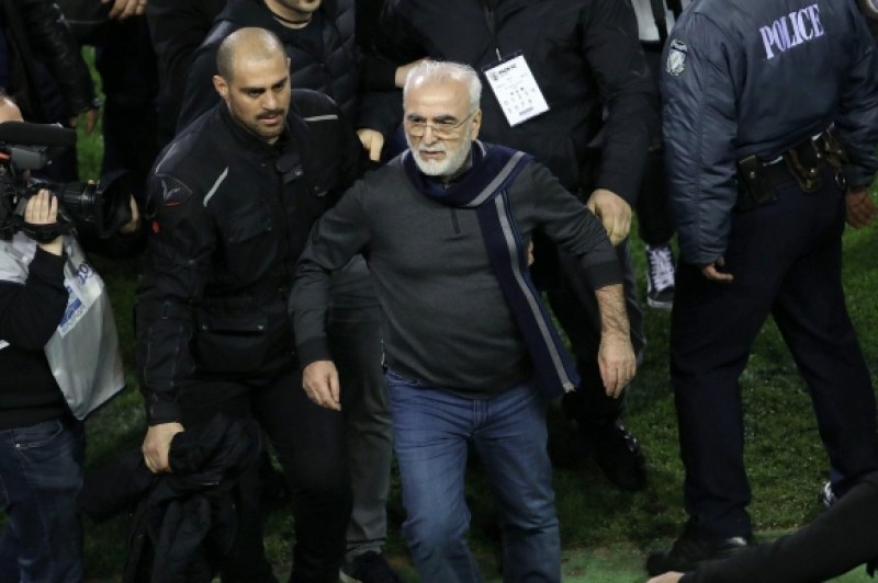 Гръцкото правителство спря първенството след снощния екшън на дербито ВИДЕО