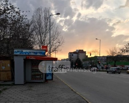 Изгониха пловдивчанка от будка в Тракия, плащала с жълти стотинки