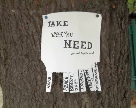 ПукЪм гуми, викЪм  КАТ! Надписи по фасадите на времето