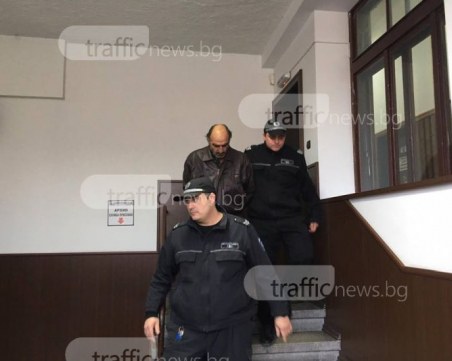 Жената на Кольо Фичето, който запали сина си, на съд за източване на банкови карти