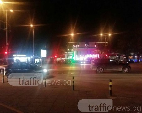 Катастрофа на бул. “България“! Автомобил връхлетя върху друг СНИМКИ