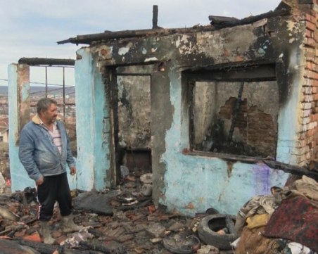 Почина още едно дете от пожара в Средец! Жертвите вече са 5