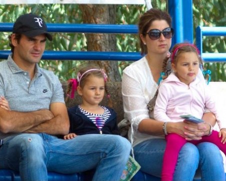 Близначките на Федерер продавали лимонада, спечелили 70 долара