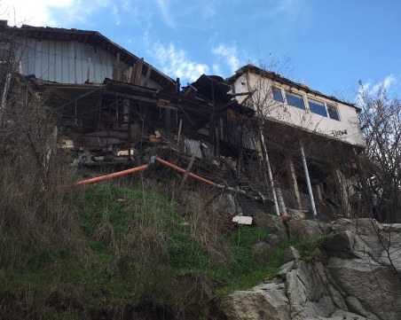 Фекални води се стичат по тузарската улица “Волга“