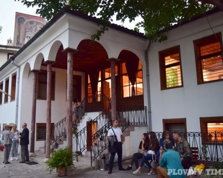 Кметът: Уж къщите в Стария град са наши, а се оказва, че сме ги дали за 