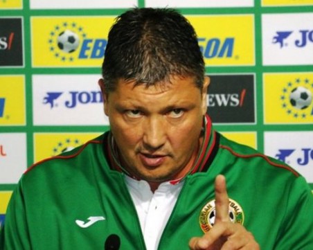 Любо Пенев и щабът му искат оставката на спортния министър Кралев