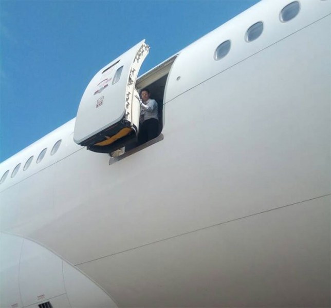 Трагедия с българска стюардеса! Паднала е от “Боинг 777“ и е загинала СНИМКА