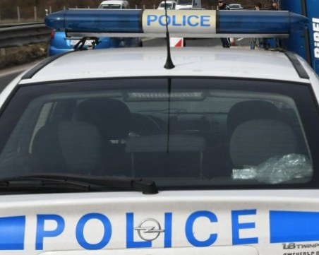 След обяснение в любов: 11-годишна стреля с пушка в училище