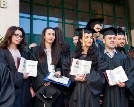 273 инженери се дипломираха в Техническия университет-Пловдив СНИМКИ