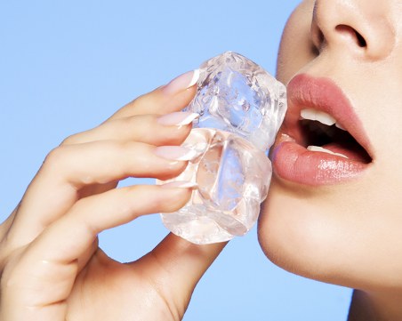 Най-горещата екстра във френската любов - кубче лед