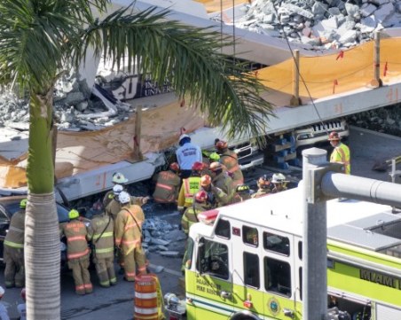 Най-малко 6 души са загинали при срутването на моста в Маями СНИМКИ и ВИДЕО