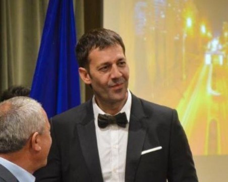 Почетният консул на Молдова Веселин Чипев дари 1000 лева за болната Марти