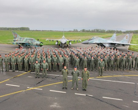 Празник в авиобаза Граф Игнатиево днес