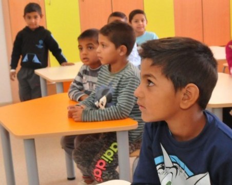 Привилегии за ромчетата първолаци