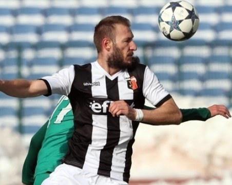 Локо натирва твърд титуляр, Акрапович не го харесвал