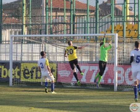 Ботев запълва паузата с контрола в петък