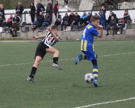 Децата на Локо вкараха 15 гола в 2 мача