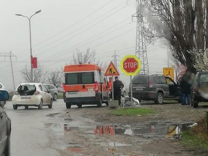 Тежка катастрофа на Асеновградско, линейка е на мястото СНИМКИ