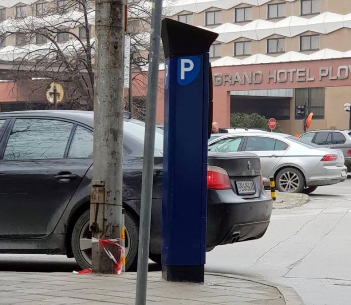 10 нови паркомата монтираха на възлови места в Синя зона СНИМКИ