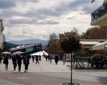 Екзотична идея или реален вариант? Бутат Партийния дом за нов дом на операта в Пловдив ВИДЕО