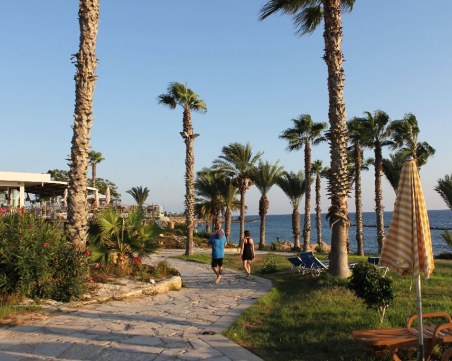 Нови евтини полети до България! Летим до Кипър само за 25 лева