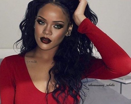 Риана нанесе загуби за 800 милиона долара на Снапчат