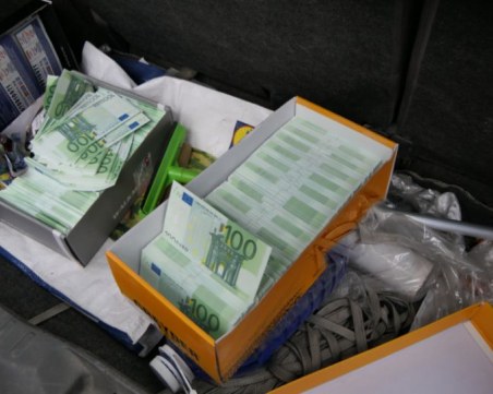 Арести в Пловдив! ГДБОП разби група за фалшиви пари и документи СНИМКИ и ВИДЕО