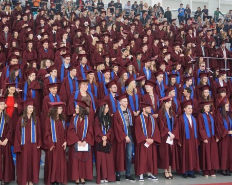 ПУ връчва тържествено дипломи на 391 абсолвенти в събота