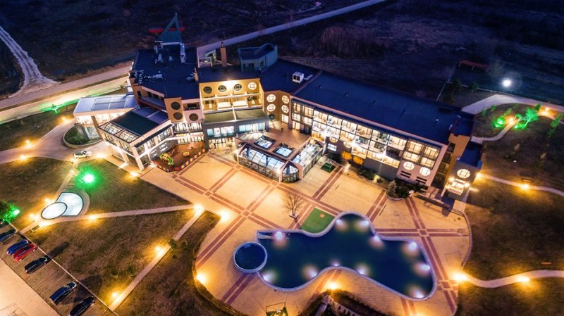 Голямо парти вдигат в топ хотел край Пловдив
