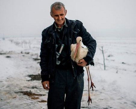 Прочухме се: Българинът, спасил щъркели, влезе в международно престижно издание СНИНМКИ