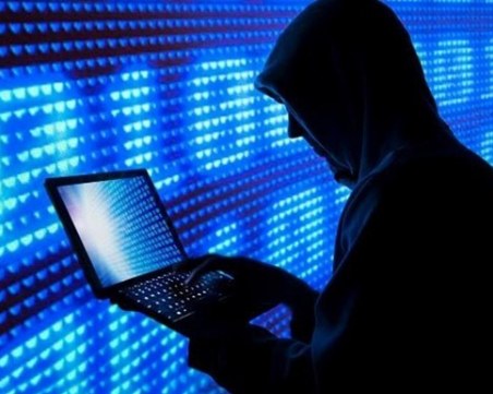 Само за минути: компютърни спецове се докопаха до ЕГН-то на Борисов и Цацаров