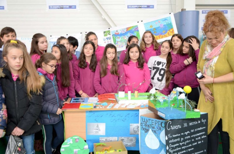 Десетки пловдивски ученици с обединиха за Световния ден на водата СНИМКИ