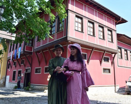 Европейската комисия на посещение в Стария град, влиза в “Клианти“ и “Недкович“