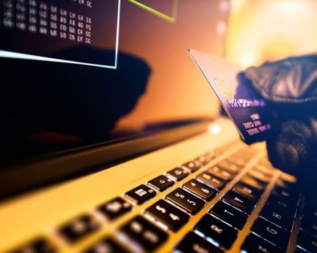 Източиха 3 милиона от чужда фирма, преведоха ги по банкова сметка в България