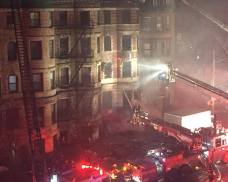 Огнеборец загина, докато гаси пожар на снимачната площадка на филм с Брус Уилис