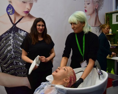 Рекордьорката на Гинес обучава деца от домове в Пловдив ВИДЕО