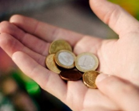 Ще останат ли пенсионерите без великденски бонус? Горанов не обещава