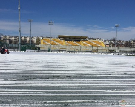 Снегът провали контролата Ботев - Марица